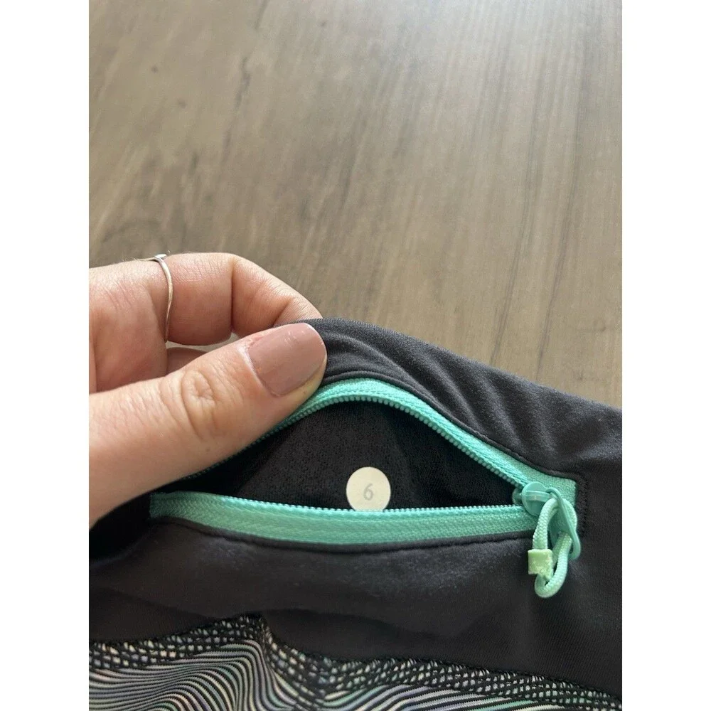 Lululemon Run Crop Cycling Leggings 16” SIZE 6 Green Space Dye